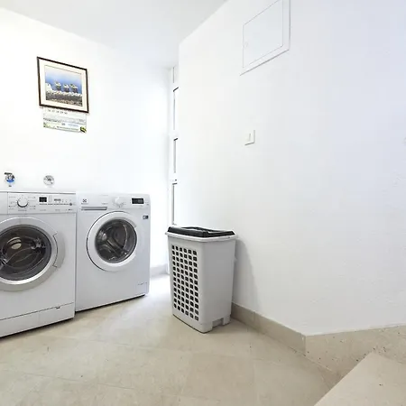 Appartement Mavarstica 17821b *