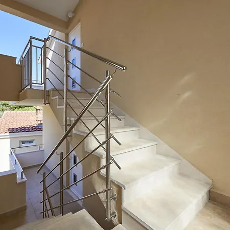 Mavarstica 17821b Appartement Trogir