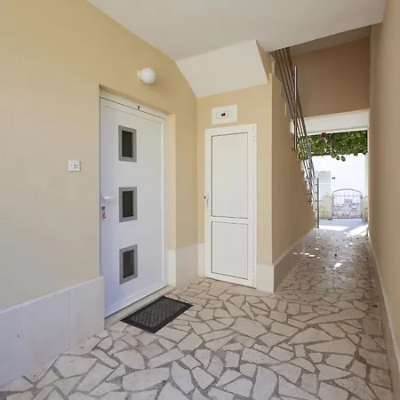Mavarstica 17821b Appartement Trogir