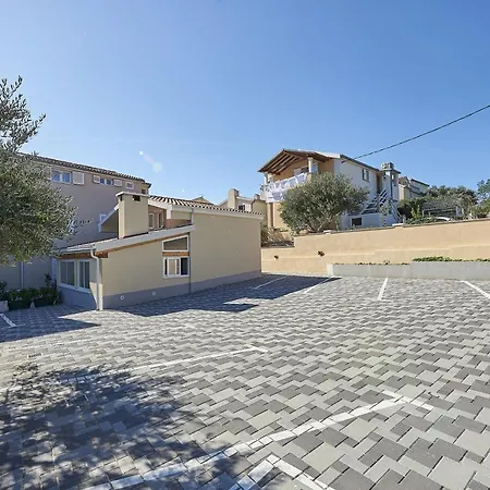 Mavarstica 17821b 公寓 *