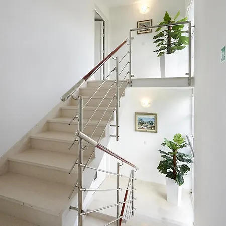 公寓 Mavarstica 17821b *