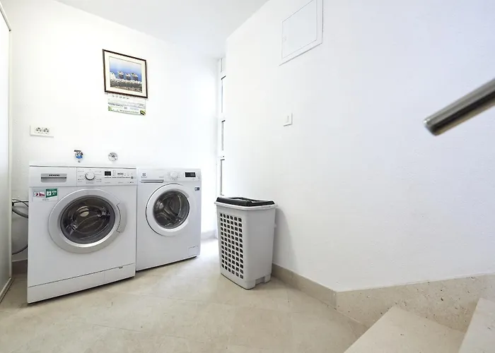 Appartement Mavarstica 17821b *